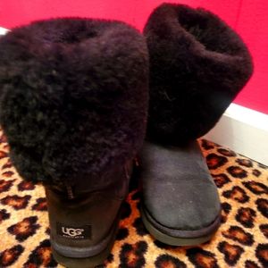 🥳Tall Black Uggs